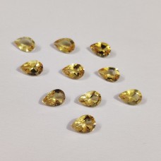Light Citrine 6x4mm pear facet 0.40 cts